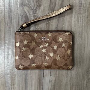 NWT - Coach Khaki Wristlet with Star Pattern